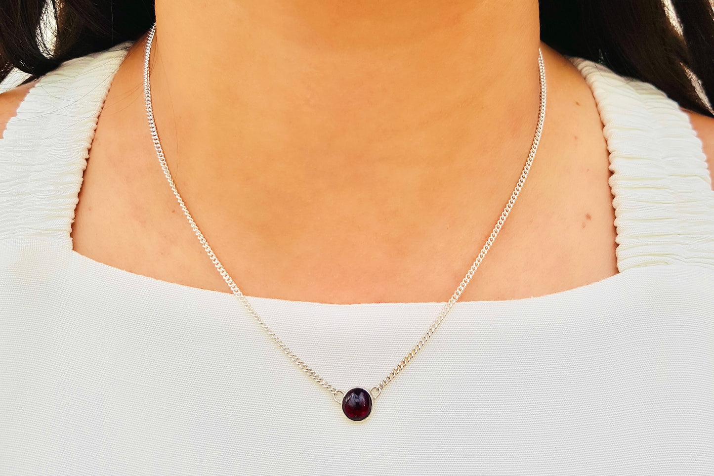 CAPRICORN Garnet Necklace in Sterling Silver