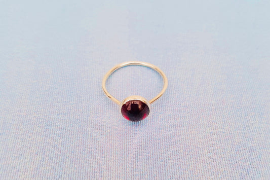 CAPRICORN Garnet Ring in Sterling Silver